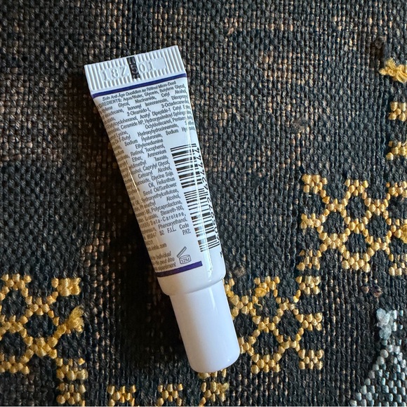 Anti-Aging Serum Kit made of 3 Kiehls Deluxe Samples - Picture 6 of 9